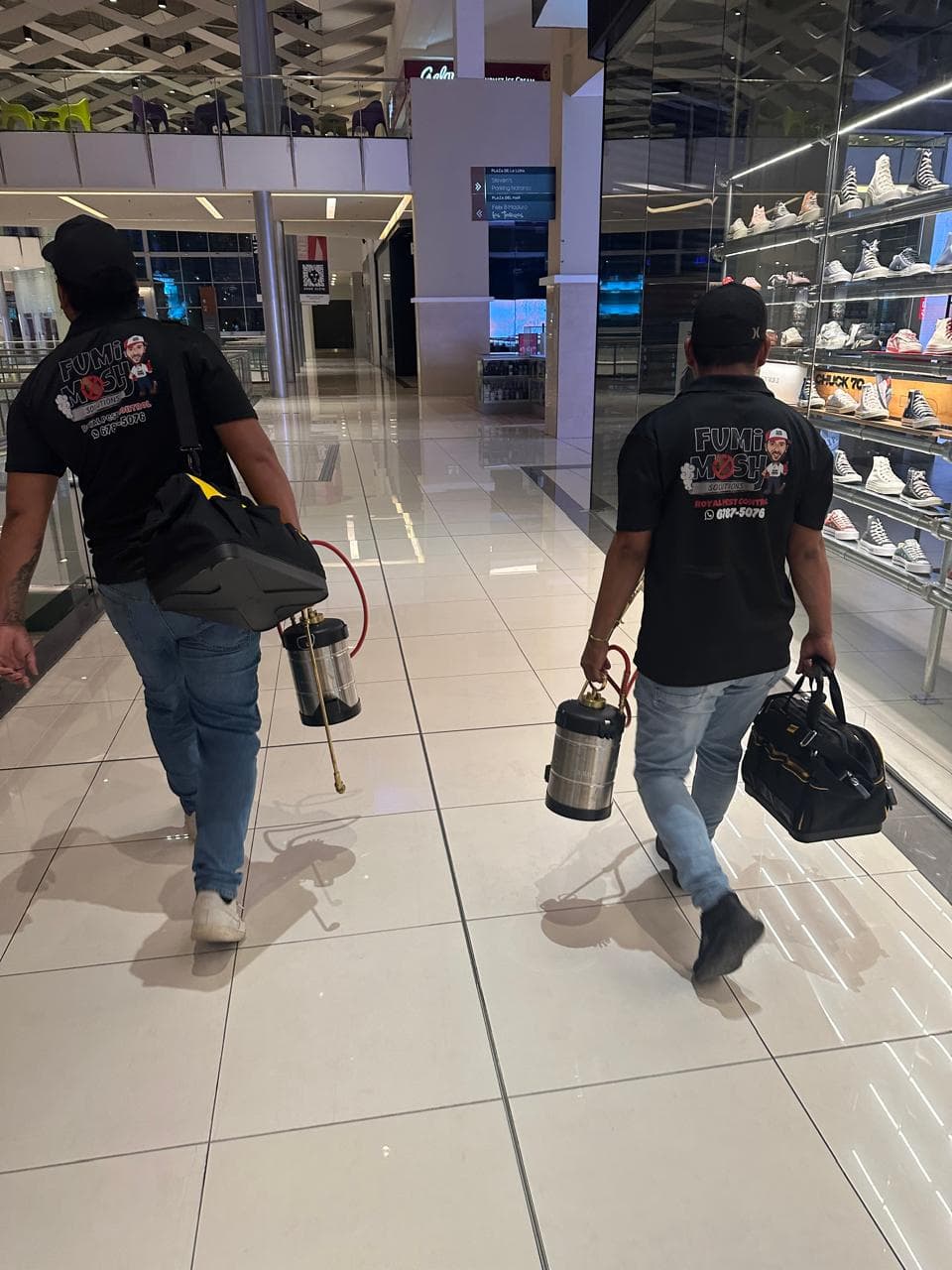 Equipo FUMIMOSH en operación comercial en centro comercial